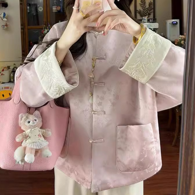 New Chinese-style women's clothing in the early spring of 2024, a high-end Tang suit top with a strong sense of sophistication and super good looks. Pink short coat in Chinese fashion