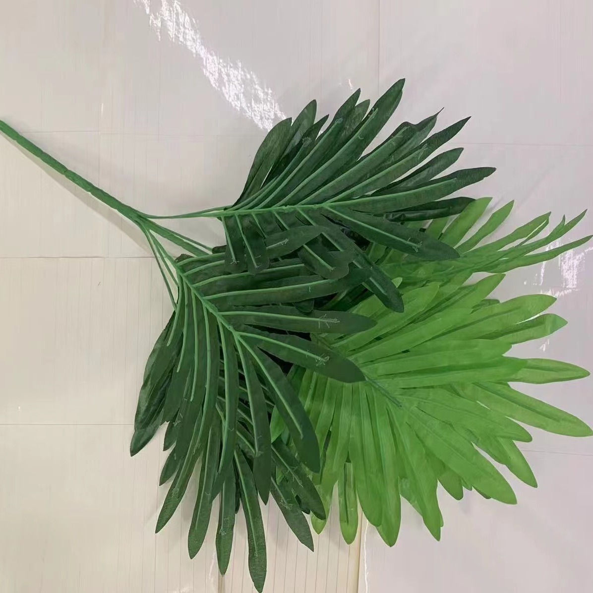 Artificial green plants, kidney fern leaves, Persian leaves, bunches, engineering green plants, grass for outdoor landscaping and decorative plant ornaments Application Scenario