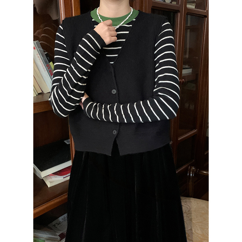 衣尔衫 高级奶奶灰 少女感软糯质感针织马甲女百搭气质坎肩上衣细节图