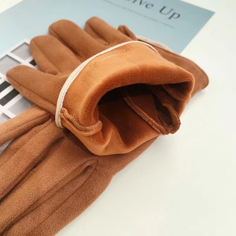 Winter Warm Suede Touch Screen Gloves For Men Cycling Fingertip Vintage Thick Windproof Leather Gloves For Women Application Scenario