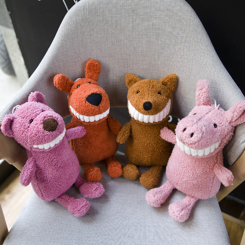 The 8-inch claw machine doll with a smile and big teeth, the same style as the Instagram influencer, is selling well at the street stall and is being thrown away for weddings details Picture