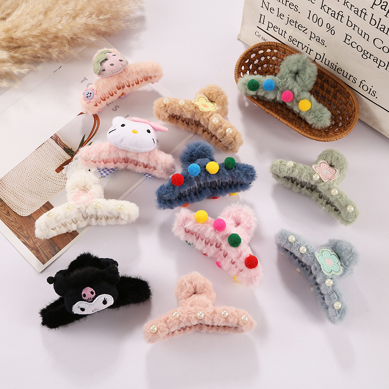 Korean soft and glutinous shark clips for autumn and winter, large pom-pom hair clips, back of the head hair clips, and women's headwear wholesale details Picture