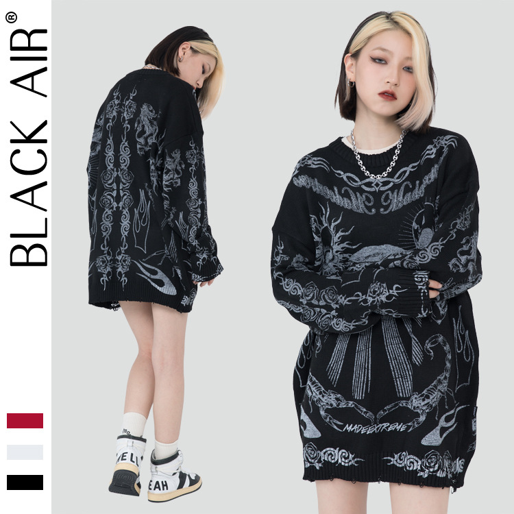 MADEEXTREME's 2021 autumn/winter new men's sweater collection features an aged skull print American streetwear knitwear trend