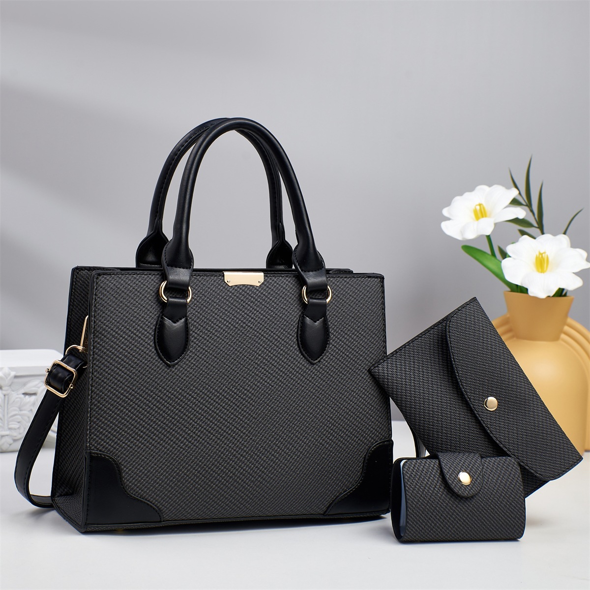 Ready-made factory fashionable and trendy women's bags with a high-end feel, large-capacity single-shoulder bags, crossbody bags and handbags details Picture