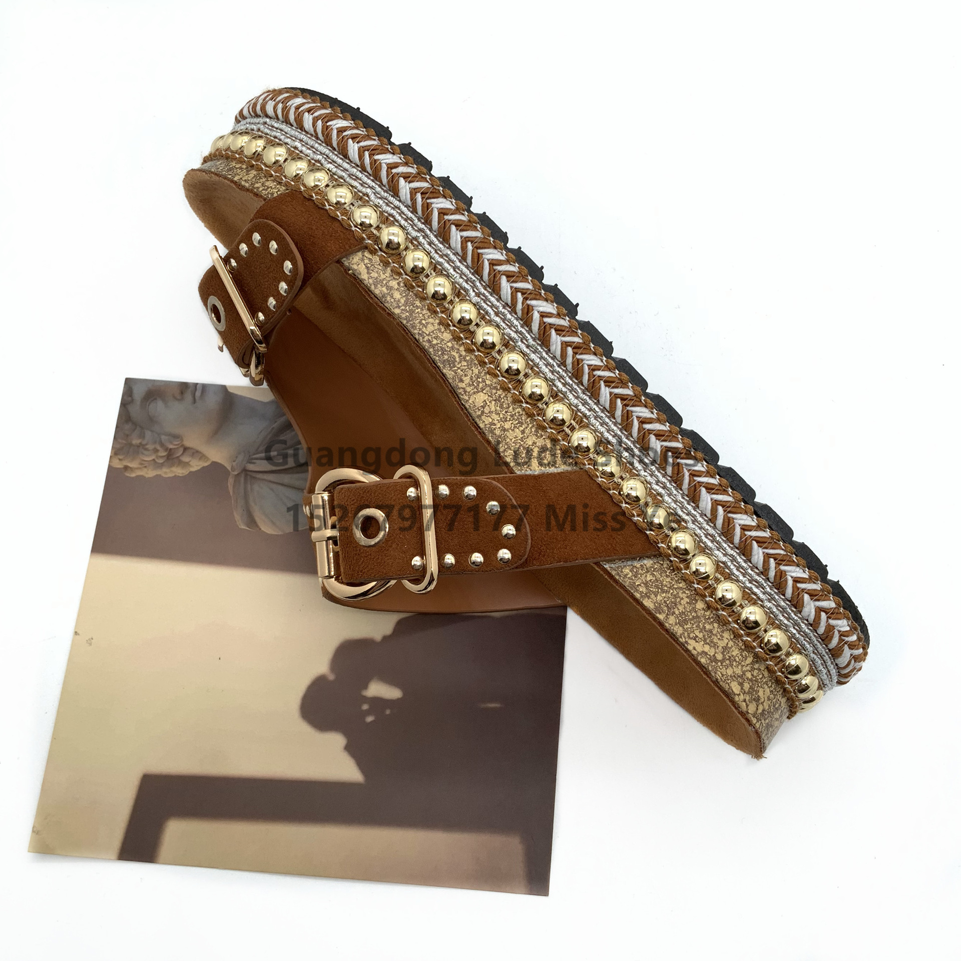 2022 New Thick Soled Slippers Riveted Double Buckle Foreign Trade Craft Shoes Guangzhou Women's Shoes Casual Slippers Women Application Scenario