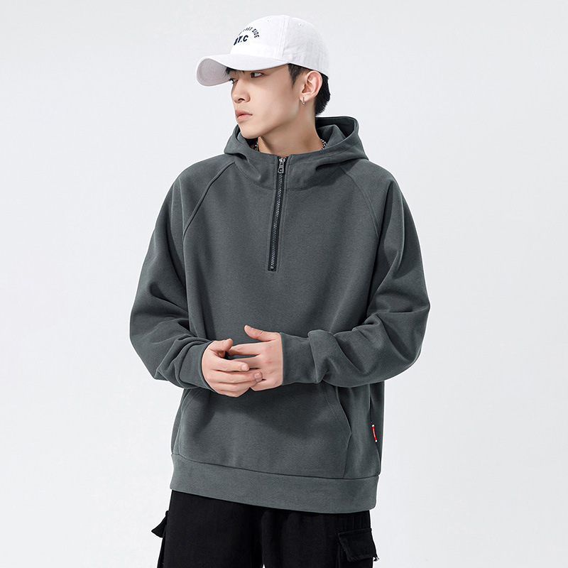 Kunhai Pengyun, a Japanese men's clothing brand, has launched a new hooded sweatshirt for men's autumn and winter couples. The half-zipper men's jacket is a trendy choice details Picture