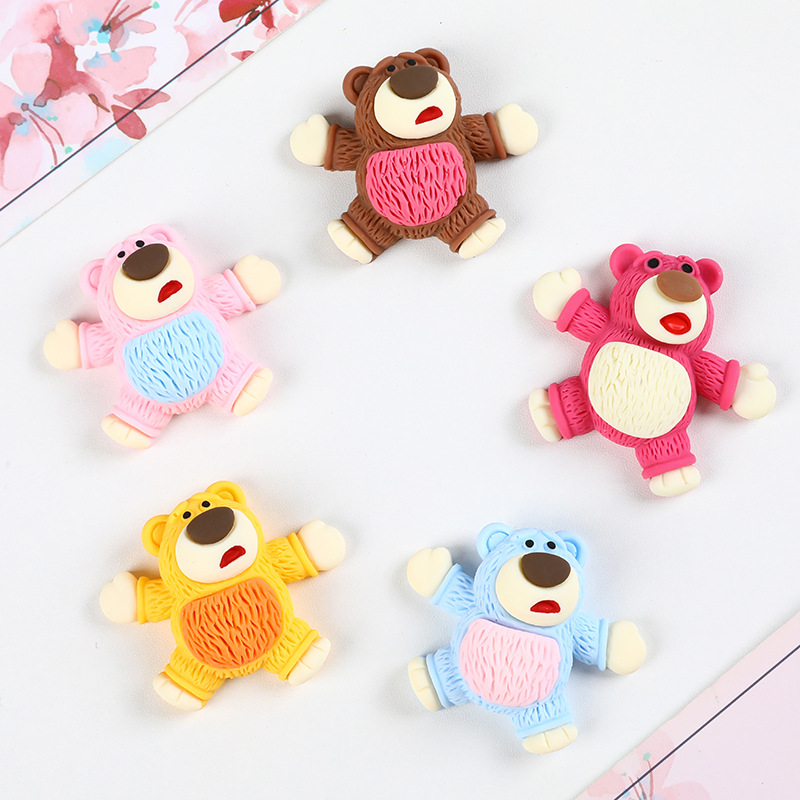 Resin accessories, large colored strawberry bear diy phone case patches, car storage box mouth cups, luggage accessory patches Specification image