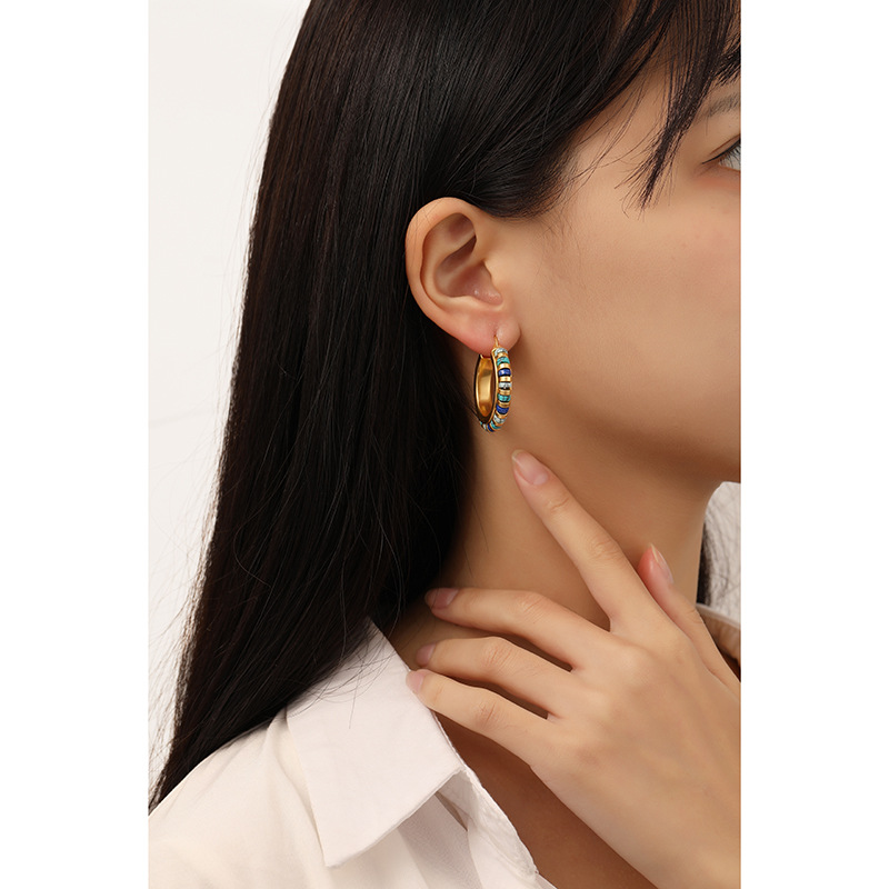 vintage, niche design sense, hand-beaded turquoise earrings, high-end and elegant, natural stone earrings Application Scenario