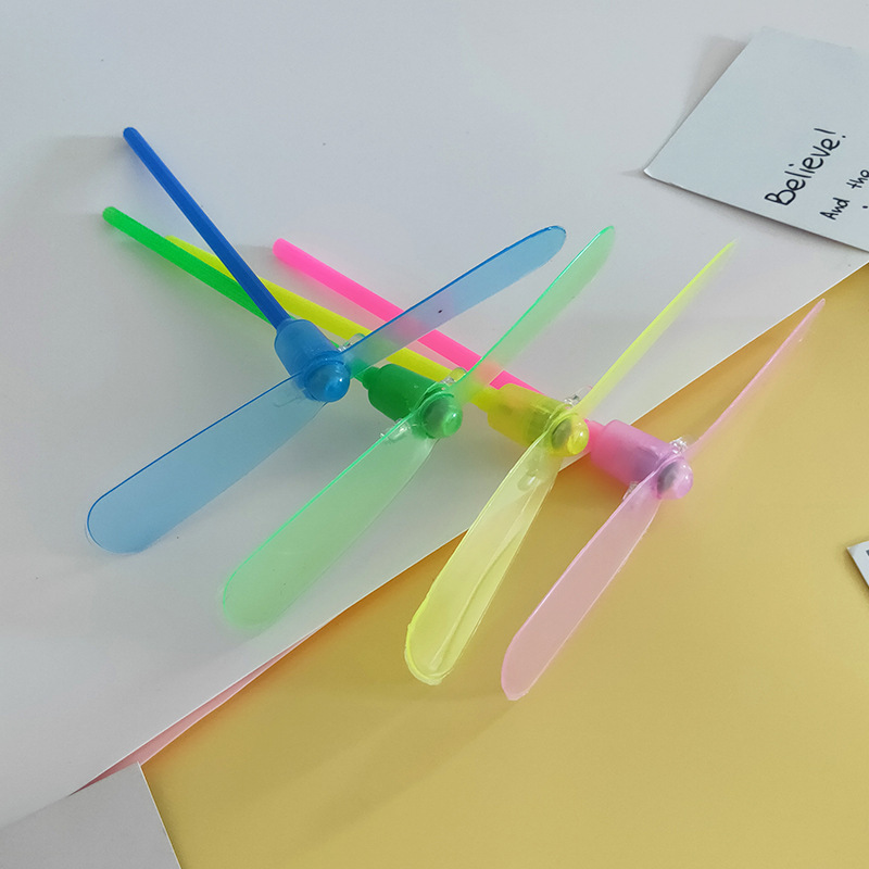 Glow Bamboo Dragonfly Flash Bamboo Dragonfly Flying Fairy Toys Hot Sale Glow Flash Toys Wholesale Application Scenario