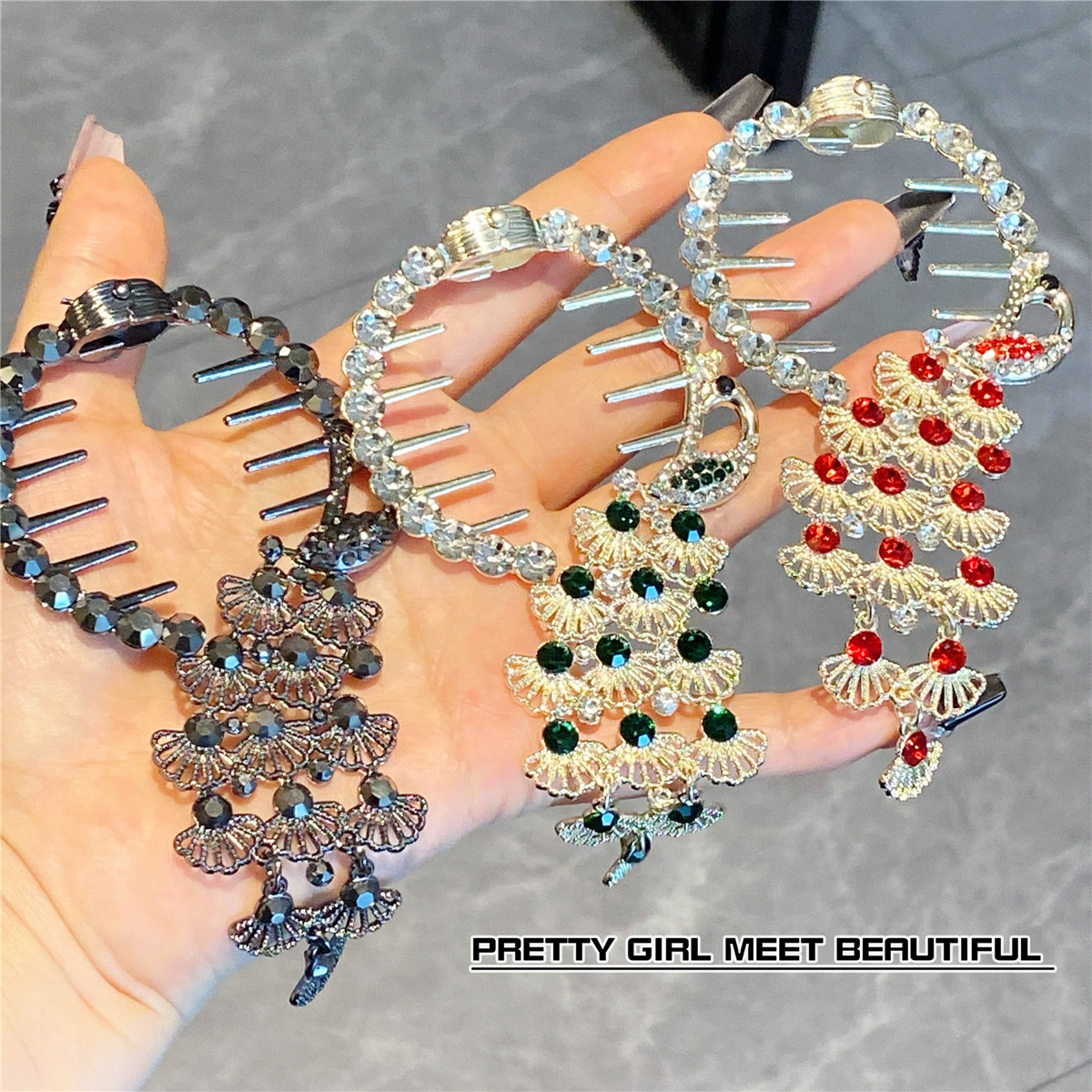 The new light luxury full-diamond peacock-shaped hair clip is a high-end and elegant style. It is a hair accessory for women with a ponytail bun at the back of the head