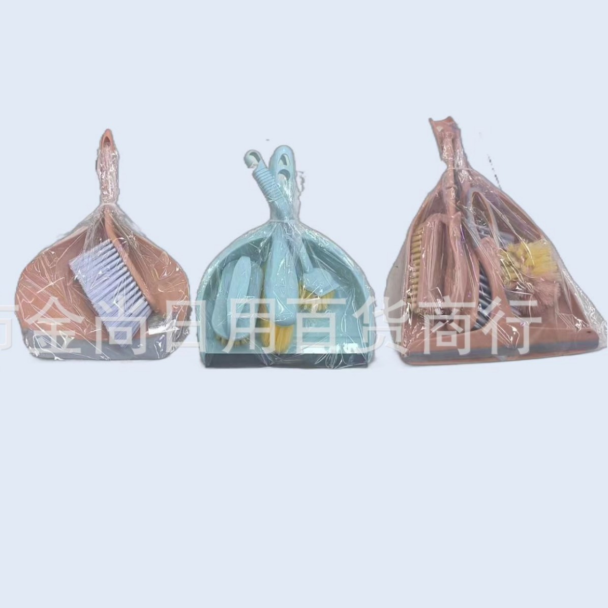Combination set brush, computer brush, dustpan set brush, household cleaning clothes brush, sundries basket, desktop, bathroom floor Application Scenario