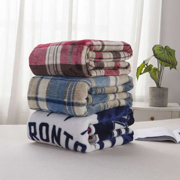 Dog blanket Warm pet blanket Cat dog blanket Sleeping mat Pet mat details Picture
