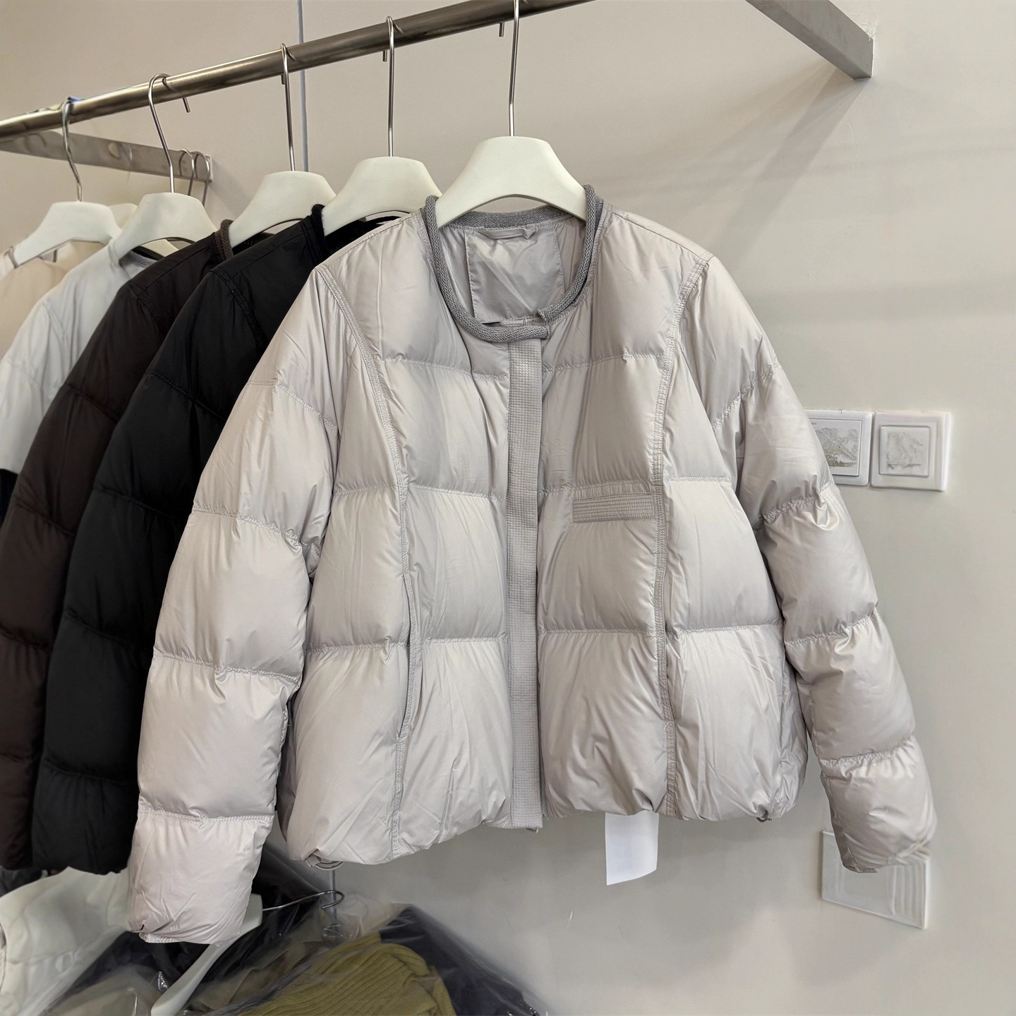 韩系卷边圆领轻薄羽绒服外套女2025冬季新款加厚保暖白鸭绒上衣潮