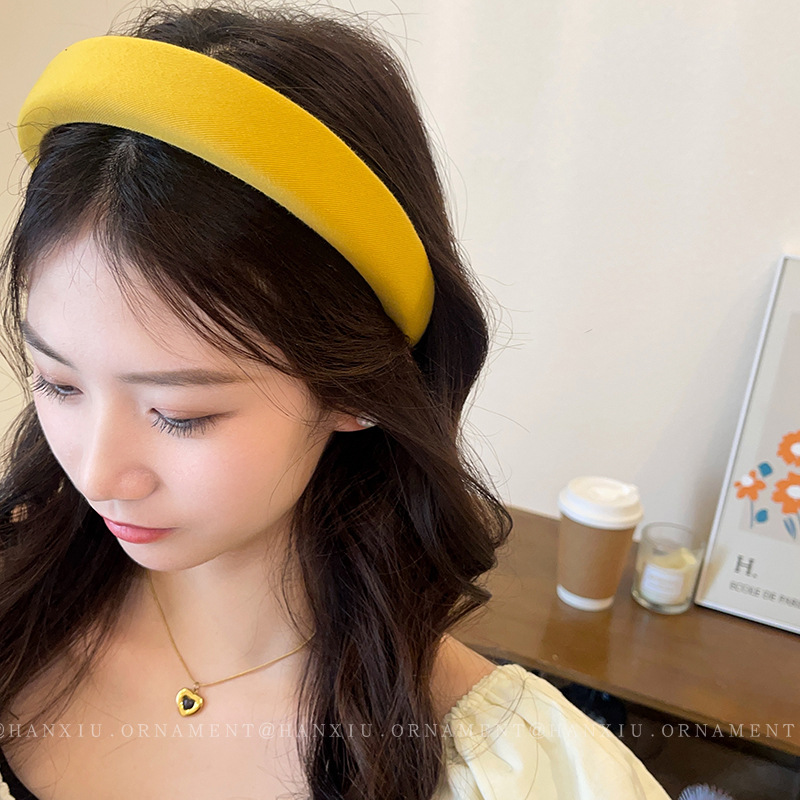 Geometric Fabric Sponge Headband Retro Ins High Cranial Top Pressure Headband New Simple High Sense Of Going Out Hair Accessories Application Scenario