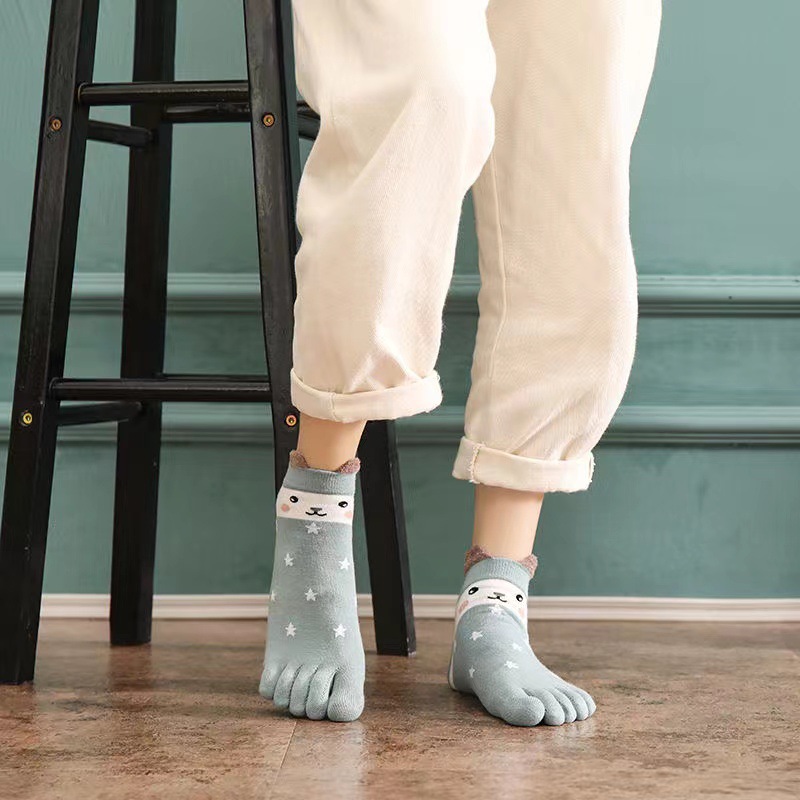 Five-toe socks for women, short, combed cotton, thin, split-toe socks, breathable, sweat-absorbent, simple and cute, five-toe boat socks Application Scenario