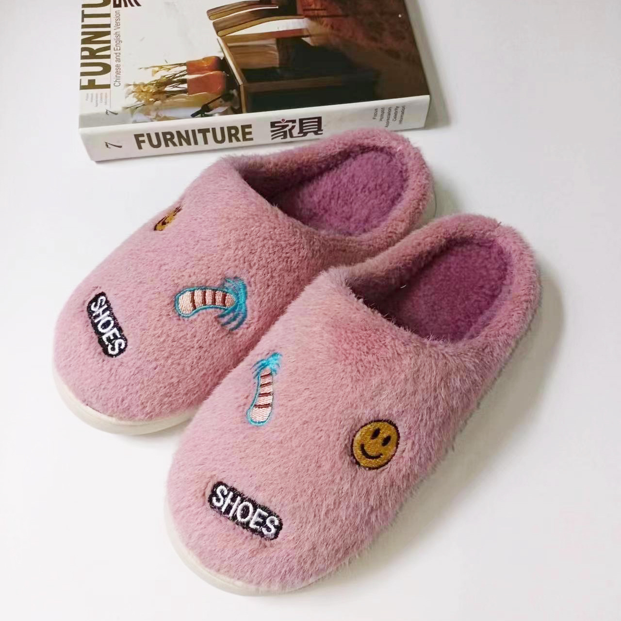 Winter cotton slippers for home use: anti-slip, thickened plush for warmth, couple's home use, thick-soled cotton slippers for women