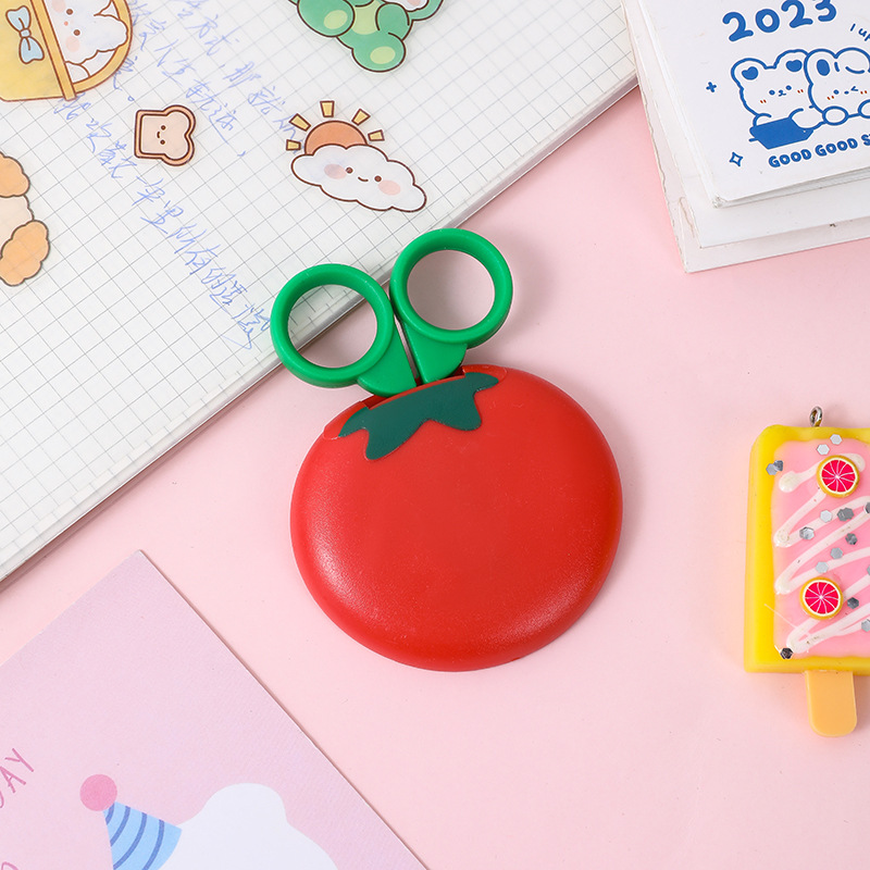 Fruit children's scissors with magnetic suction student stationery plastic scissors wholesale kindergarten handmade cute round head scissors Application Scenario