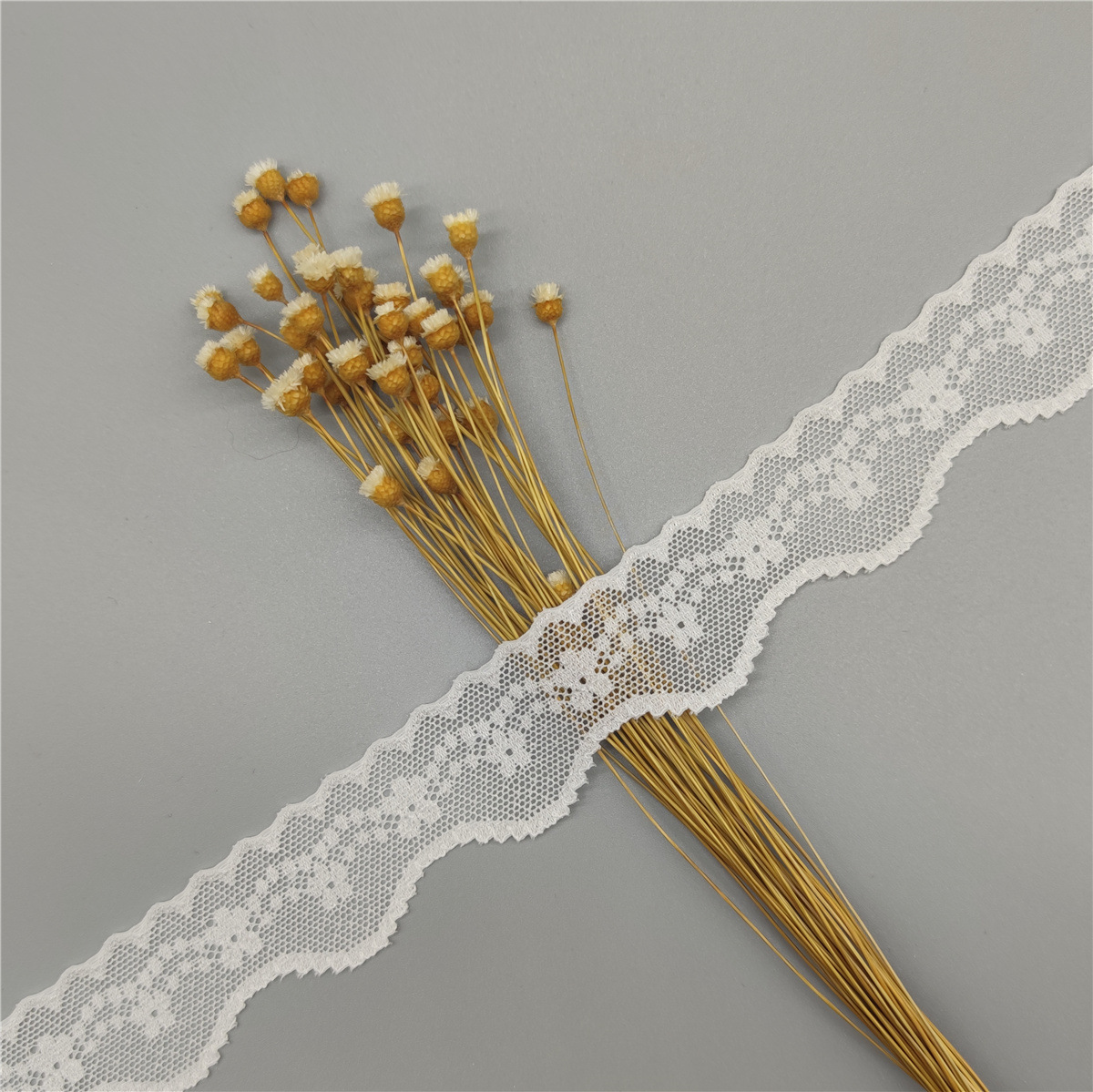 ثياب ذات الياقة ثلاثية الأبعاد تنسج على شكل دبابيس Specification image