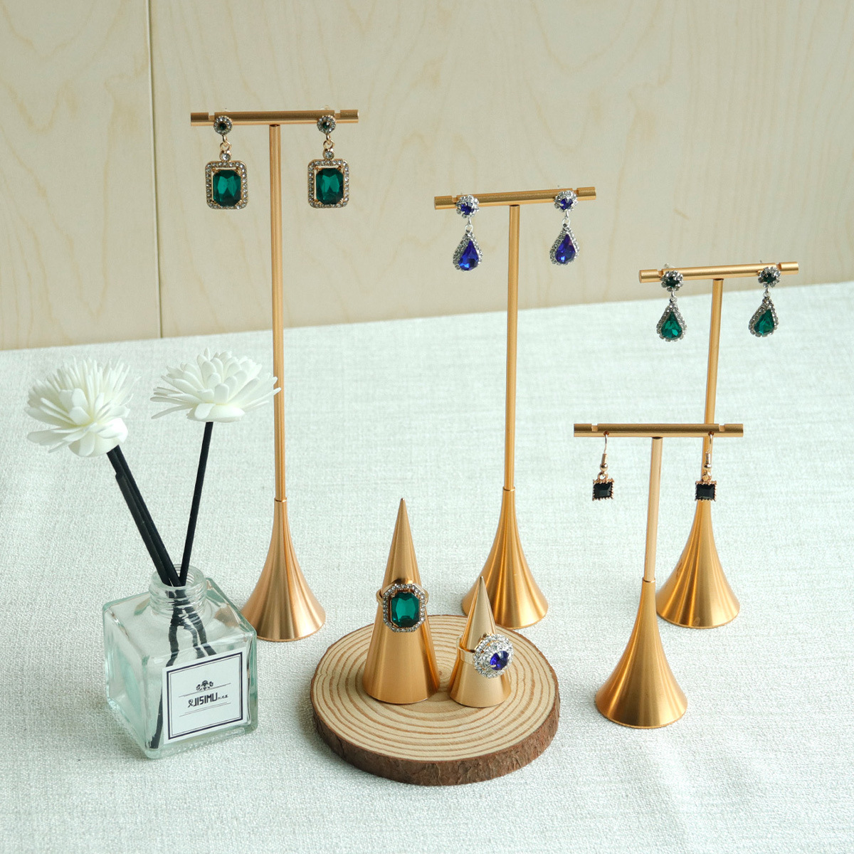 Jewelry display stand, earring stand, simple metal upright earrings storage stand, accessories shooting display props, ornaments details Picture