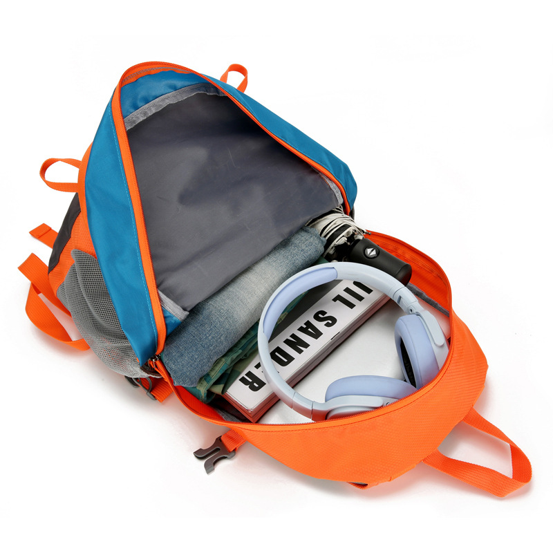 Portable Travel Backpack Large Capacity Fashion Backpack Outdoor Sports Leisure Hiking Folding Backpack Application Scenario