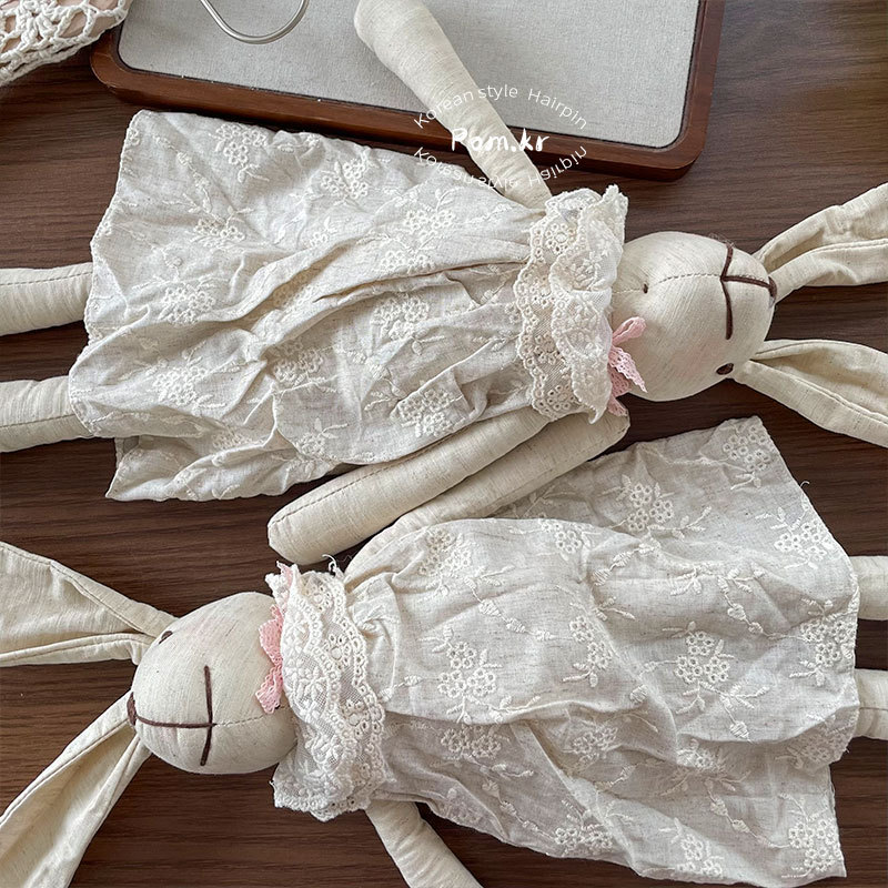 New Korean-style floral group rabbit dolls, a decorative item for a girl's room, a children's fabric handcrafted soothing toy Application Scenario