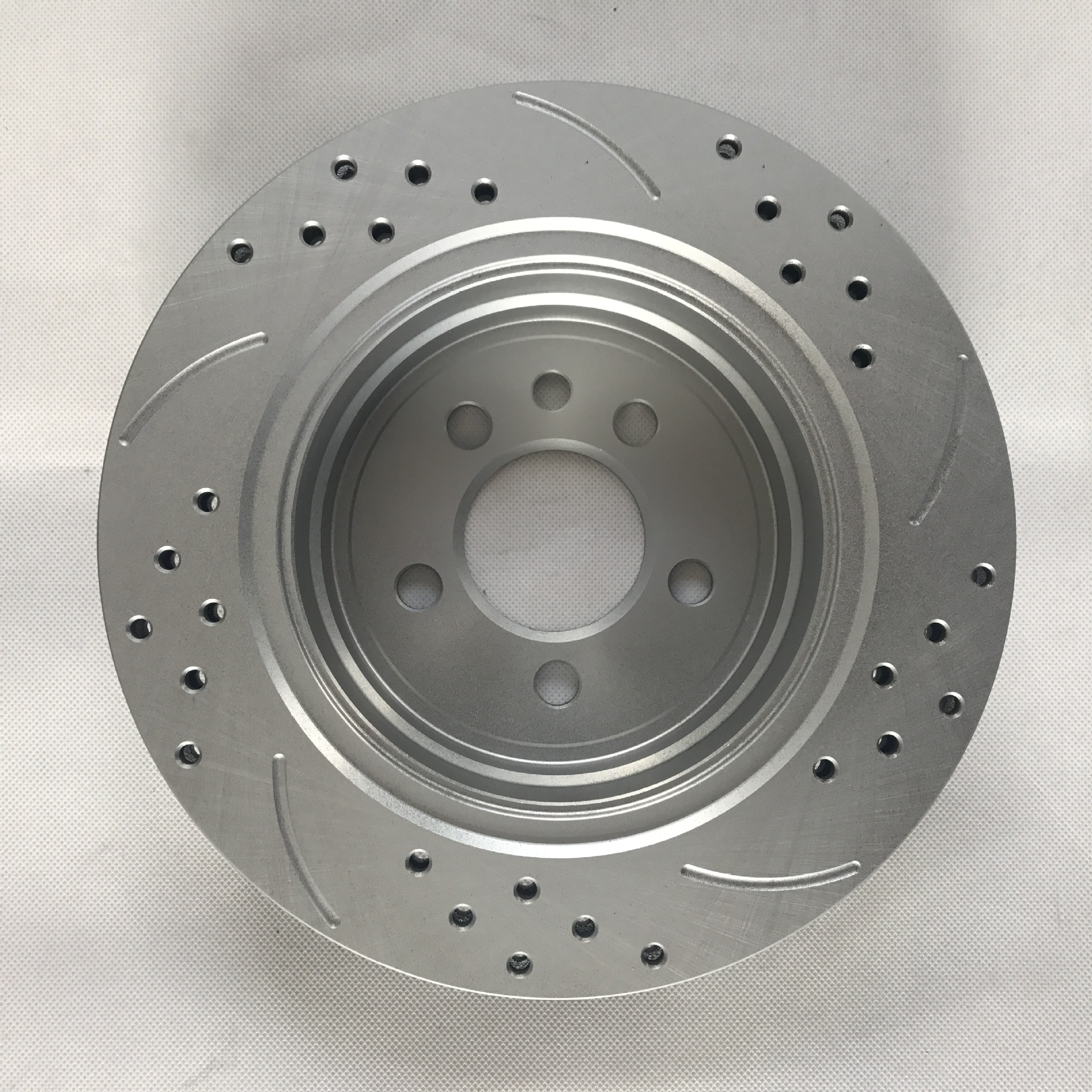 Gbd90844 Is Applicable To Nanjing Mg 7, Roewe (Shanghai Roewe)550 E550, Mg (Saic)550