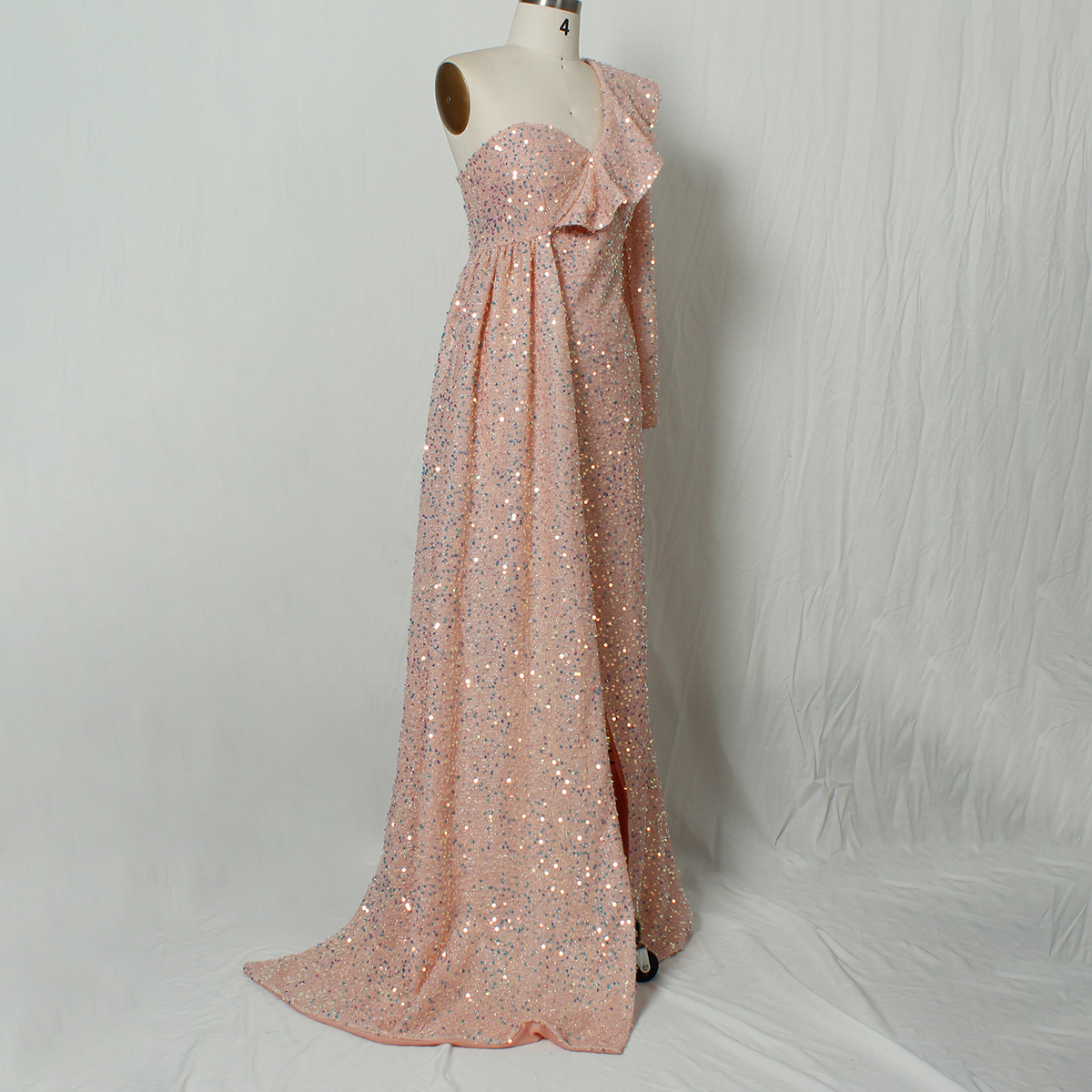 2023 Winter African Dress Fashion New single-shoulder sequined bridesmaid dress, long party dress, European and American women's wear Specification image