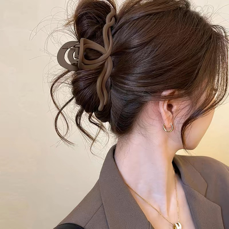 Large Maillard lines for women 2024, new high-end look, back of the head hair shark clip, hair clip, hair accessory clip Specification image