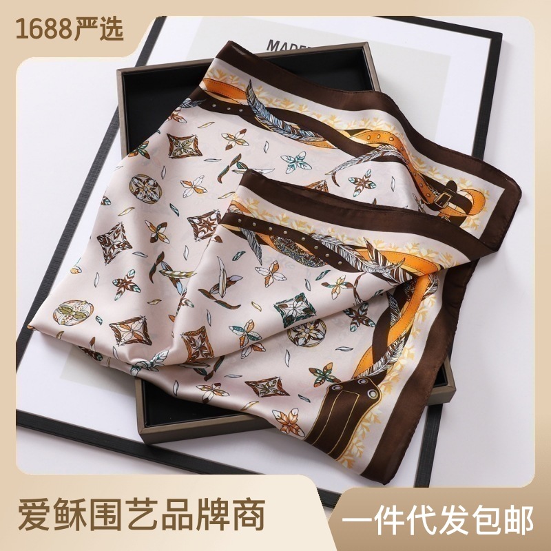 70小方巾丝巾复古立体字母印花丝巾女士新款职业领巾缎面围巾批发