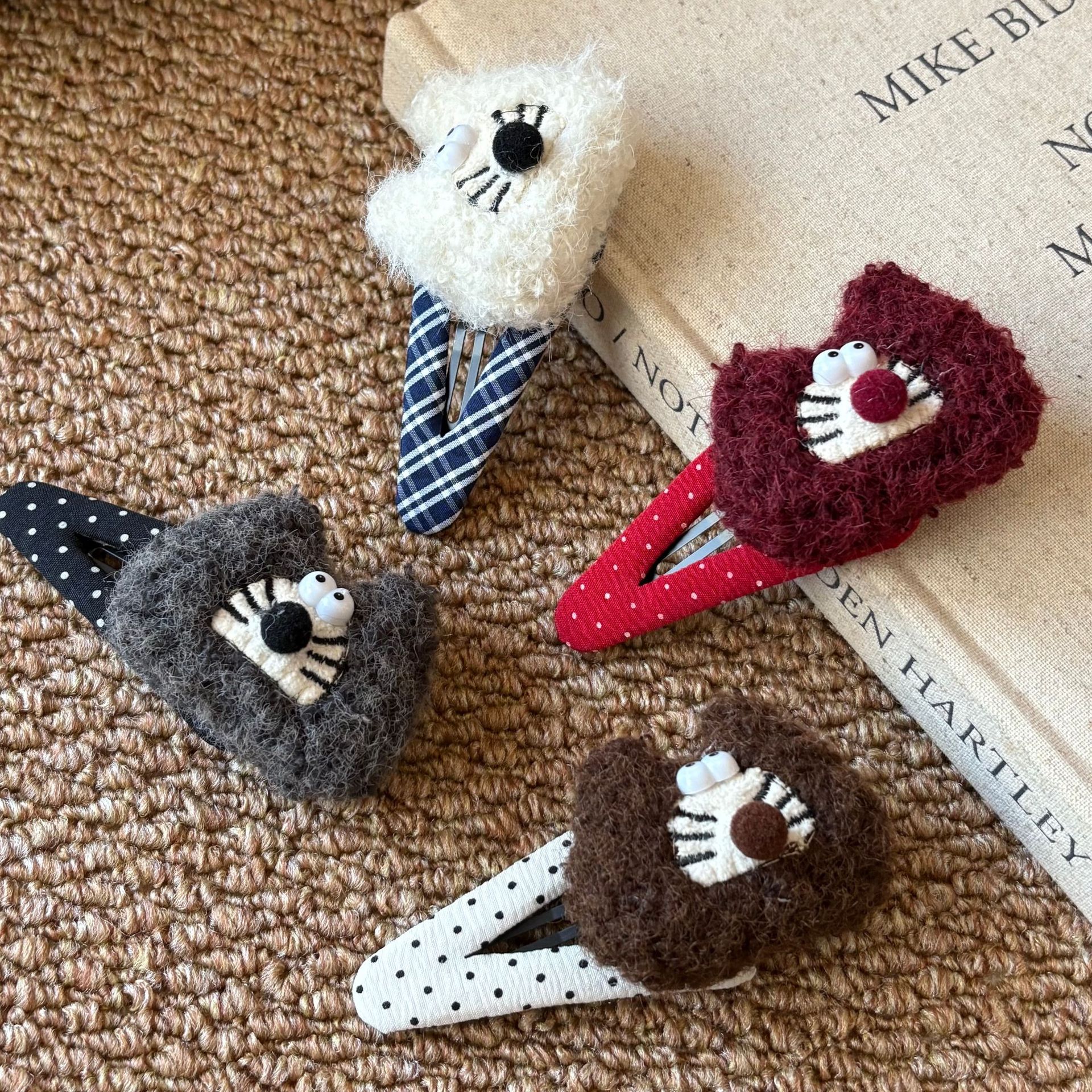 Korean cartoon fabric triangular hair clips, bb clips, ugly and cute lion bangs, side clips, cute and versatile hair clips and hair accessories for girls details Picture