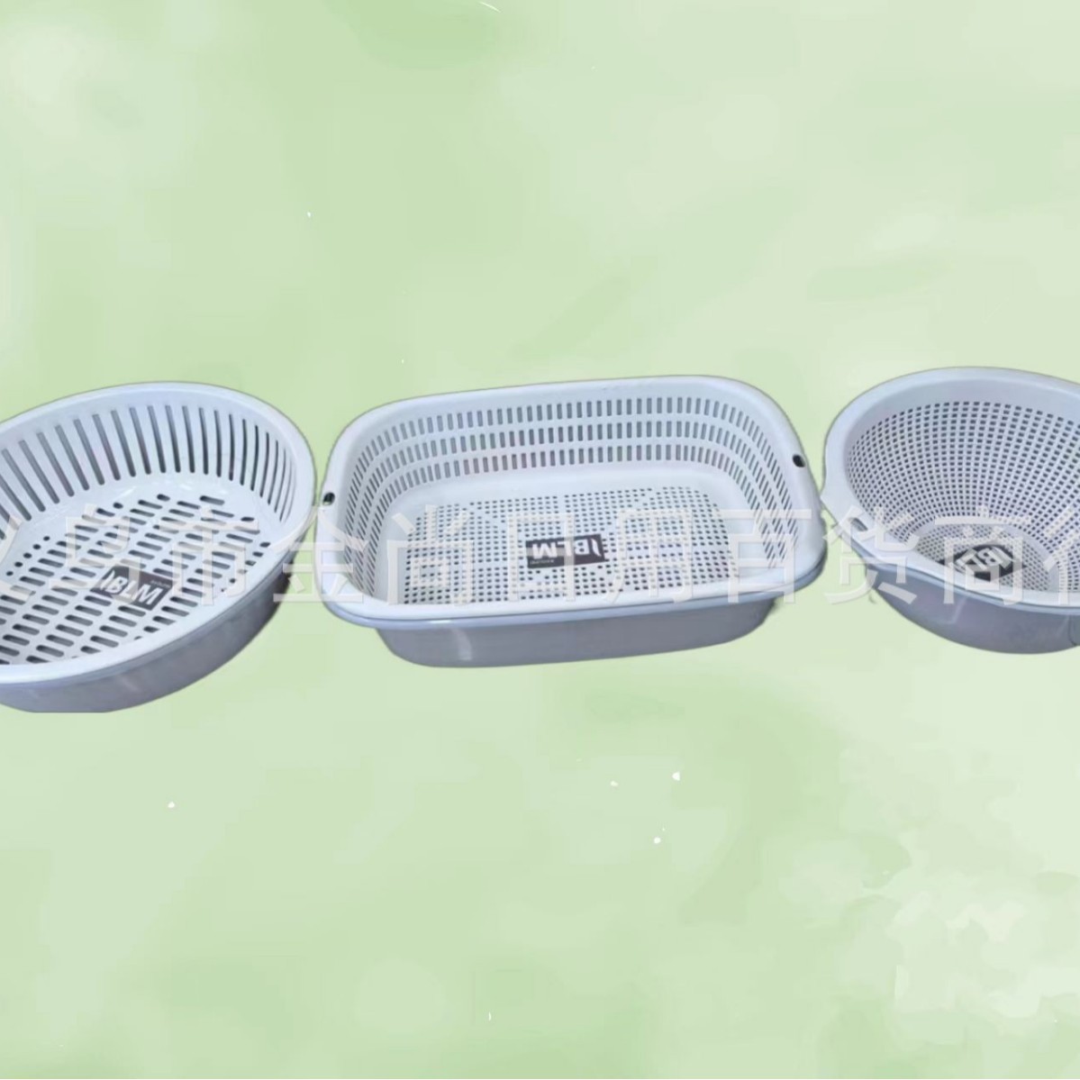 Plastic draining basket, household multi-functional storage basket, fruit and vegetable storage basket, draining basket, rectangular plastic storage Application Scenario