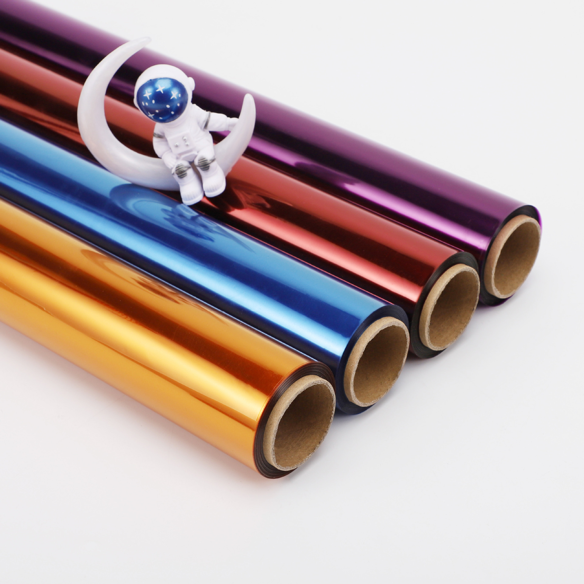 Factory direct sales of colored glass rolls, crystal cellophane rolls, flower packaging waterproof materials, paper, floral art and flower shop supplies full figure