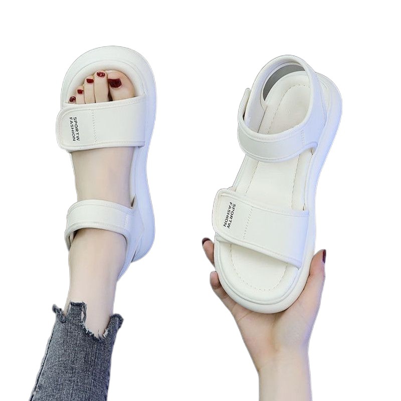 女式凉鞋实物图