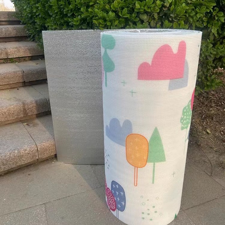 Double-sided aluminum foil roof insulation film, color steel roof sunroom shading and sun protection film, glass insulation cotton, pearl cotton Application Scenario