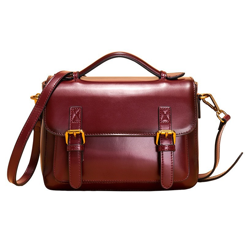 This is a large-capacity, versatile and high-end luxury women's bag for autumn and winter. It is made of genuine leather and features a classic floral pattern Item Picture