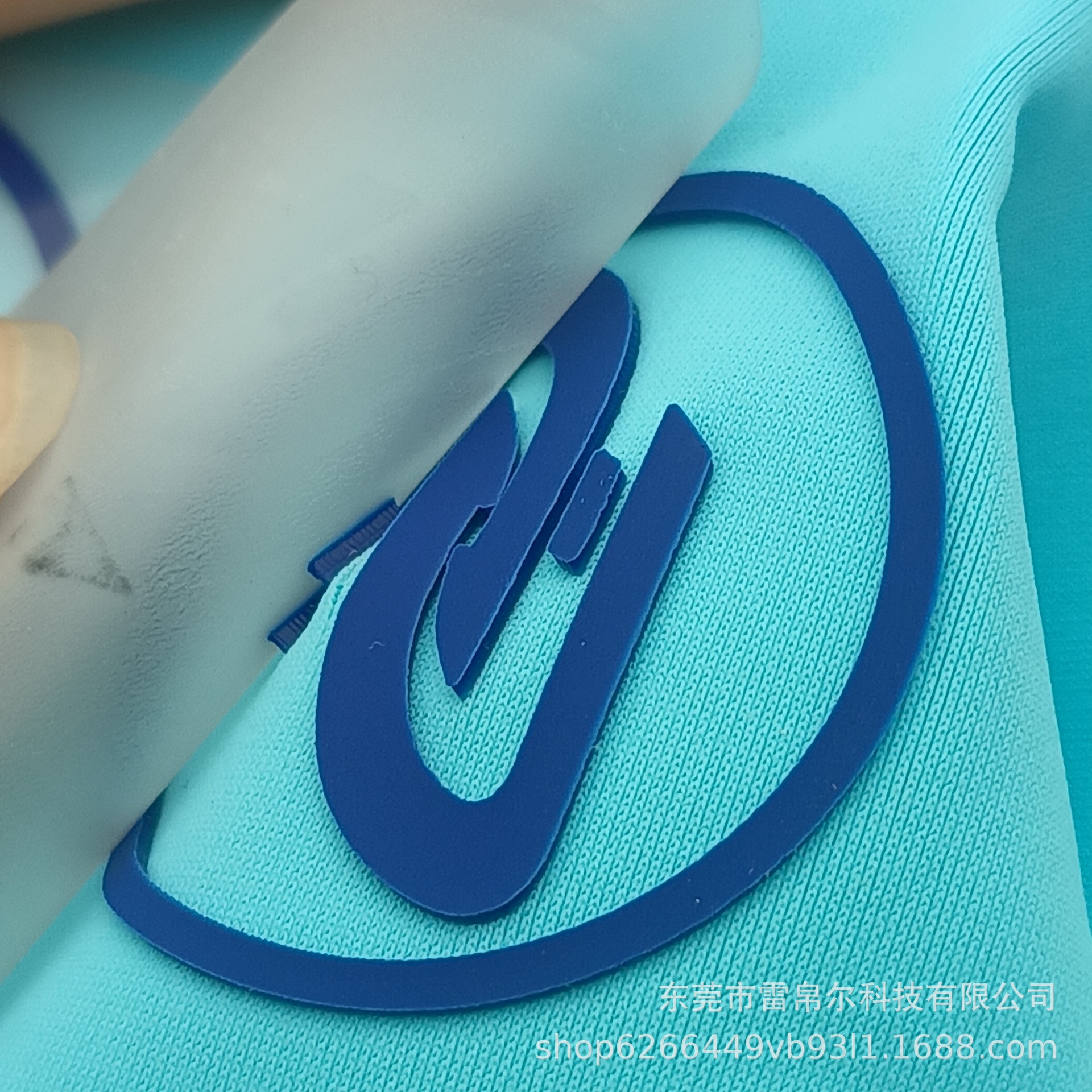 diy硅胶贴标沙滩巾领标立体徽章烫图衣服厚板矽利康速干热转印标