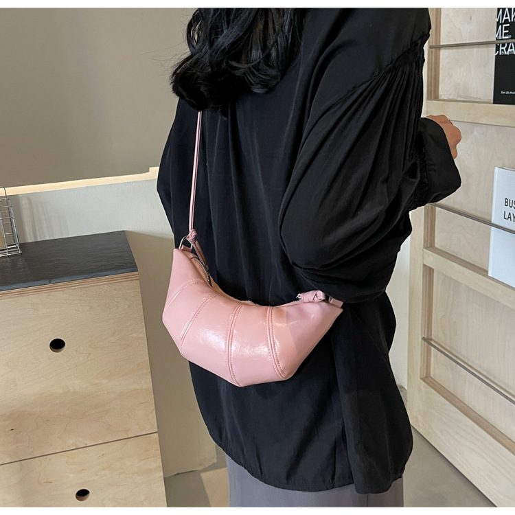 跨境外贸牛角包女包新款潮简约时尚斜挎饺子包百搭单肩箱包皮具男士手提包详情28