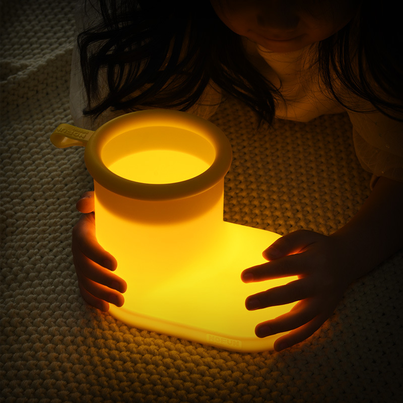 Rain boots, night light, patting silicone, bedroom sleep light, bedside baby feeding, eye-protecting soft light, children's sleep companion, Internet celebrity details Picture