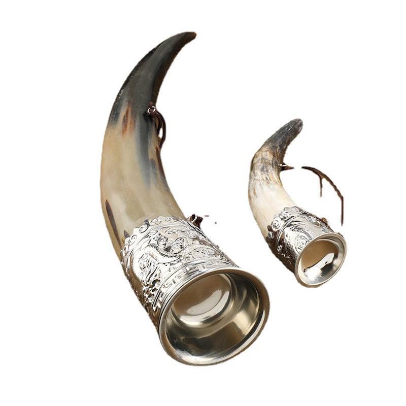 不锈钢牛角杯/蒙餐具/蒙古敬酒碗白底实物图