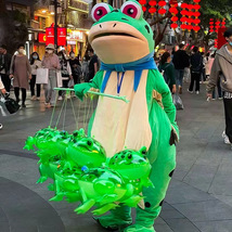 抖音同款玩具青蛙气球夜市摆摊网红充气青蛙崽手提发光游泳蛙批发