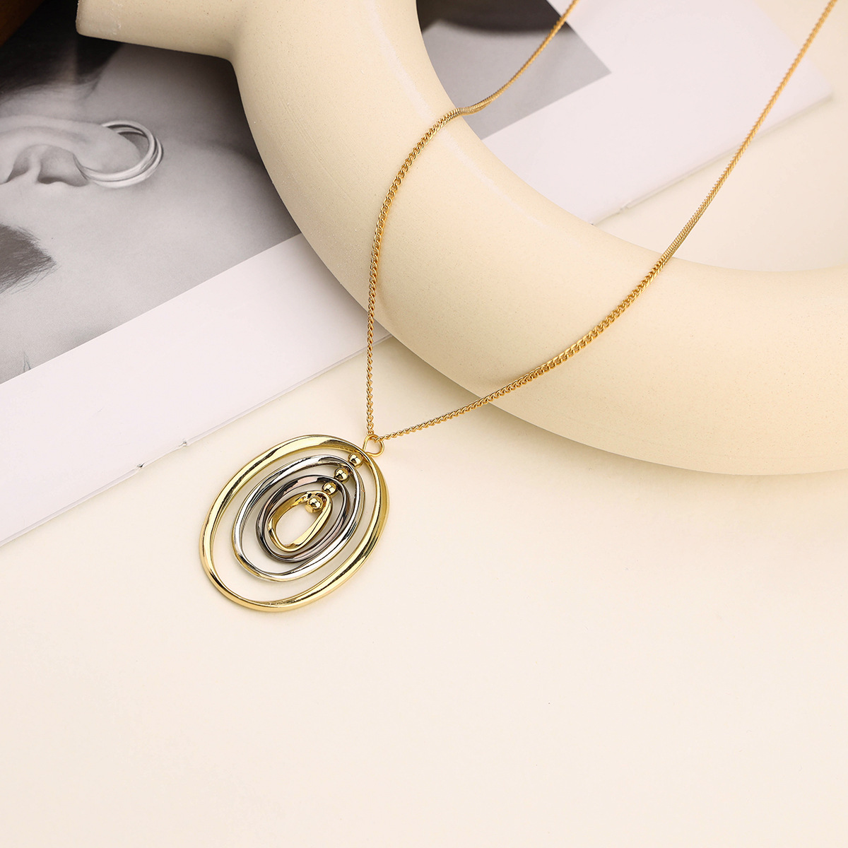Simple High-Level Multi-Layer Oval Alloy Necklace Cross-Border Long Ring Pendant Female Collarbone Chain Manufacturers Direct Sales details Picture