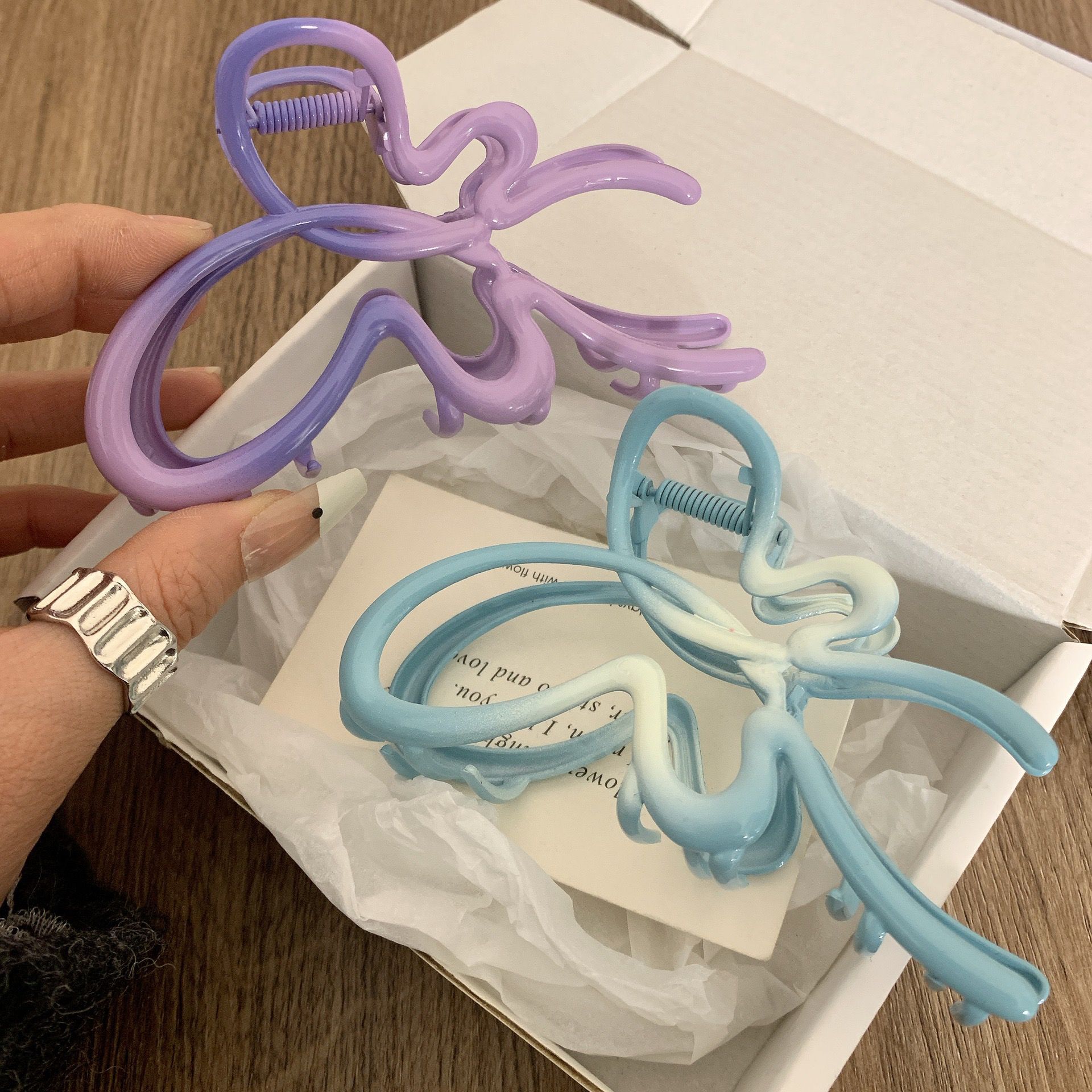 South Korea Summer Sweet Cool Girl Hair Grab Butterfly Cutout Design Grab Clip Cute Hair Clip Back Head Shark Clip Hair Accessories Specification drawing