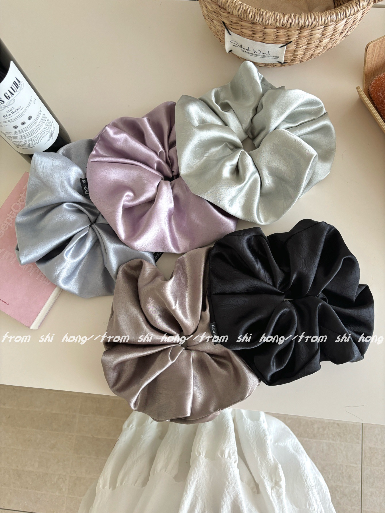 The oversized satin large intestine hair band with a high-end look for women is a new 2025 style bun and low ponytail hair accessory pic 16
