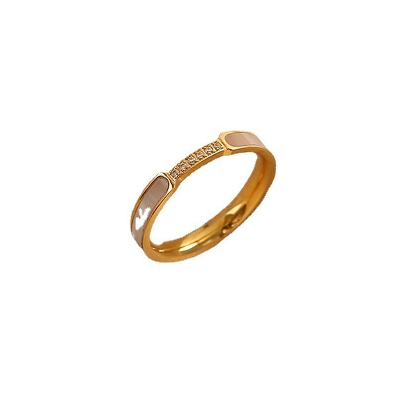 Europe And The United States Light Luxury High-Grade Micro Inlaid Shell Ring White Fritillaria Titanium Steel Ring Female Do Not Fade All The Niche Jewelry Item Picture