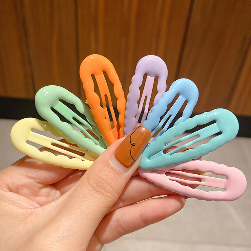 Colorful wavy water drop bb clip, cute girl hair clip, new autumn and winter style bangs side hair clip, hair clip headwear Application Scenario