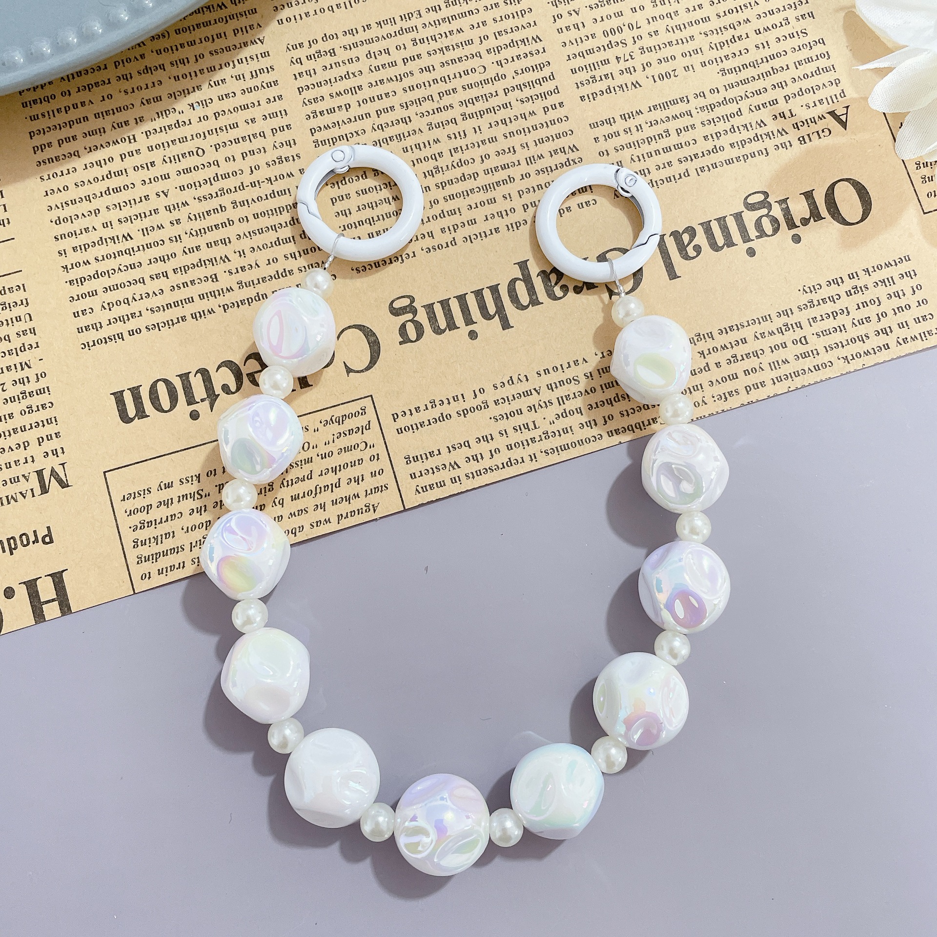 Plated Color Luminous Meteorite Profiled Beaded Fig Phone Chain Diy Beaded Water Cup Extended Chain Phone Case Chain Application Scenario