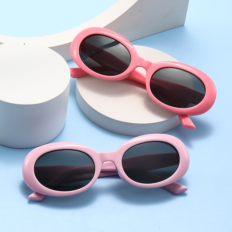 2024 New Children's Sunglasses Cute Cartoon Polarizing Primary School Sunglasses Sunshade Mirror 7-129 Application Scenario