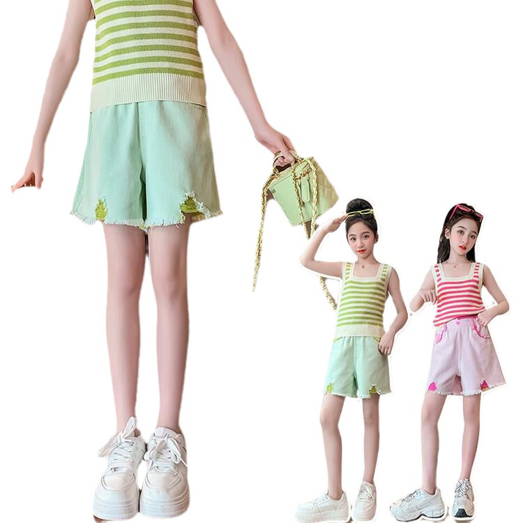 Girls' summer shorts, fashionable fringed and stylish denim streetwear pants, new girls' big kids loose and trendy pants Item Picture