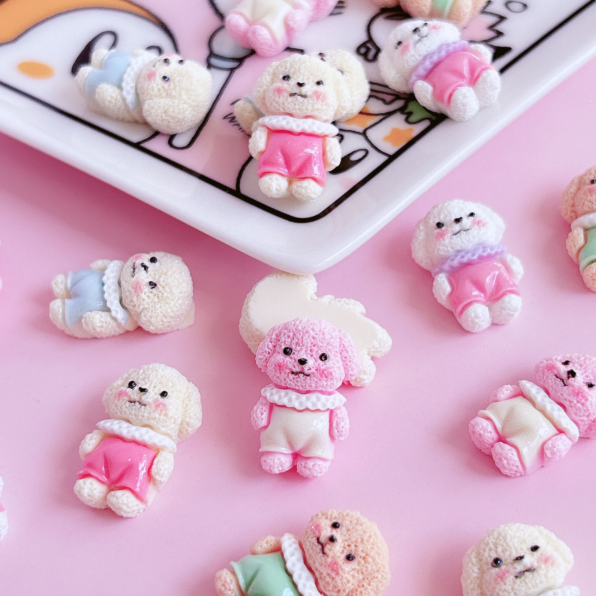 Cute bichon Frise pet dog decoration, diy hair accessories, hair clips, handcrafted creative pendants, shoe buckle stickers Application Scenario