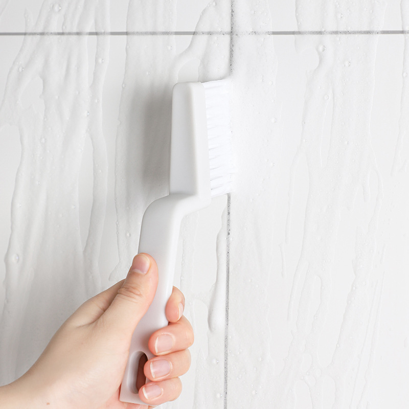 A small brush for cleaning the corners of the bathroom tile walls without blind spots, a toilet brush for scrubbing floor gaps, and a bathroom grouting and cleaning brush Specification image